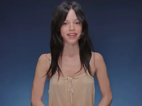 Jenna Ortega tiết lộ chế độ giảm cân bị ví như 'ngược đãi'