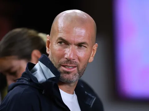 Zidane đưa nhà vô địch 1998 trở lại tuyển Pháp