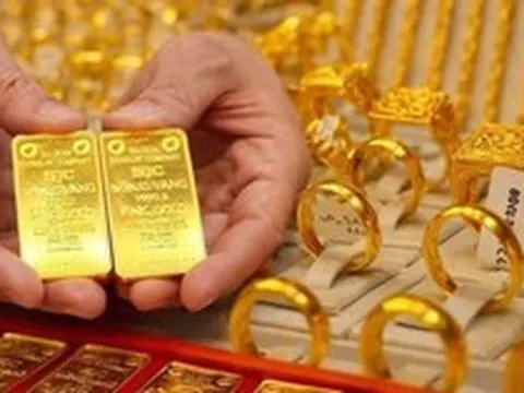 Người mua vàng đầu năm, vía Thần tài,.... hiện tại lỗ đến mức nào?