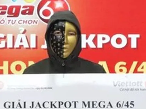 Mua vé số bán dạo trúng ngay Vietlott gần 30 tỷ đồng