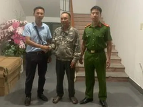 Công an kiểm tra giao dịch chuyển khoản 205 triệu đồng của một công ty: Hai người đàn ông được mời làm việc