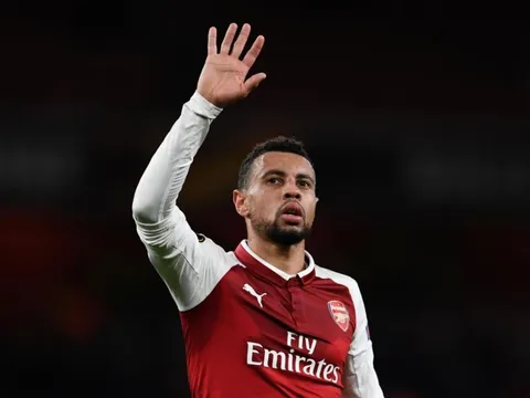 Cựu sao Arsenal nhập viện khẩn cấp sau va chạm kinh hoàng