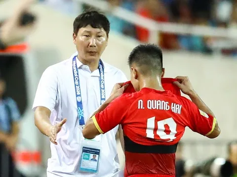 Sếp VFF bảo vệ Quang Hải