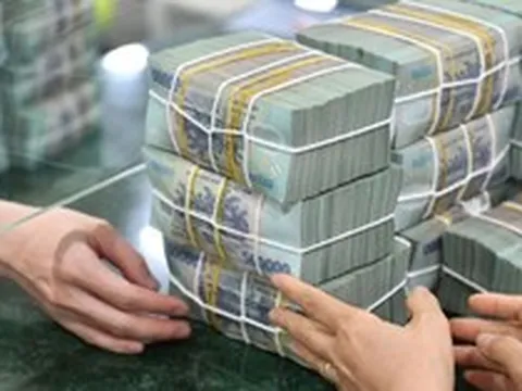 Để sổ tiết kiệm tự động tái tục, người gửi tiền ngỡ ngàng về mức lãi suất