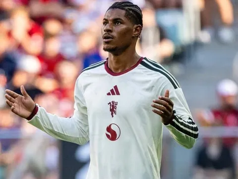 Rashford gây phẫn nộ trong ngày tái xuất MU