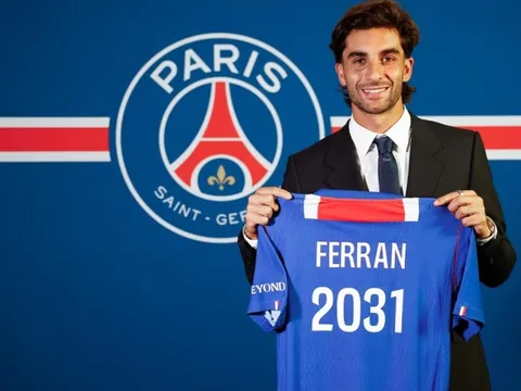 Ferran Torres chính thức tới PSG