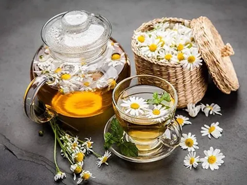 Uống trà hoa cúc mỗi ngày để "thải độc gan", 6 tháng sau người đàn ông nhận kết quả bất ngờ