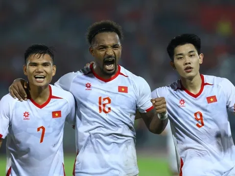 Xuân Son tỏa sáng, Việt Nam thắng Malaysia 2-0 trên sân khách