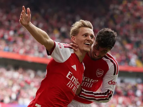 Arsenal giành Siêu cúp Anh sau trận thắng Man City 3-0