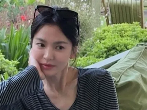 Song Hye Kyo nhắc người đặc biệt gắn bó 30 năm