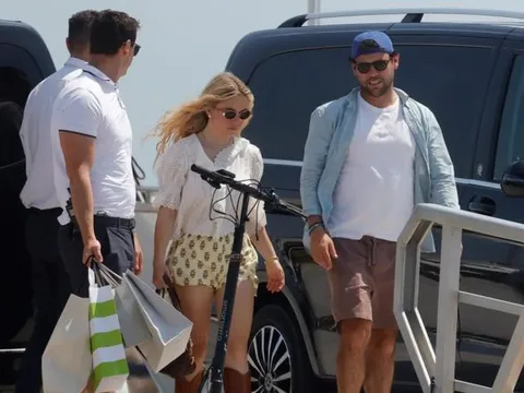 Sydney Sweeney và Scooter Braun tận hưởng kỳ nghỉ sang trọng trên siêu du thuyền