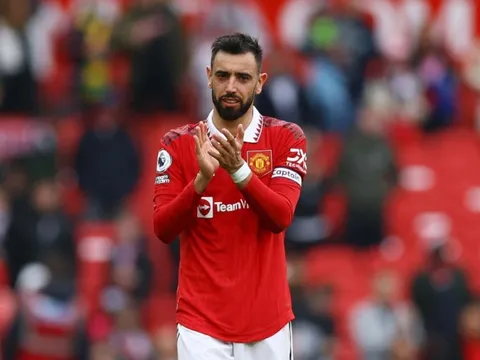 Premier League dời lịch một loạt trận đấu