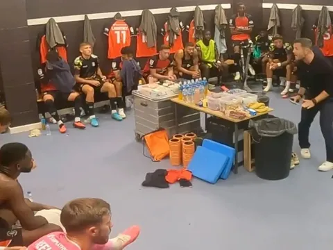 Đội của Wilshere thắng ngược sau khi bị dẫn 3-1