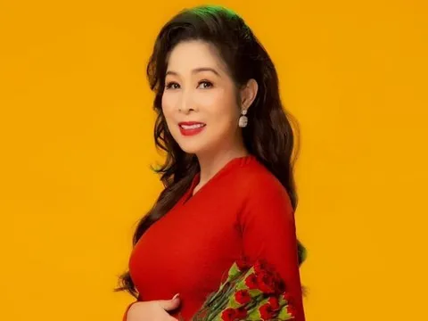 NSND Hồng Vân xuất hiện bên người đặc biệt