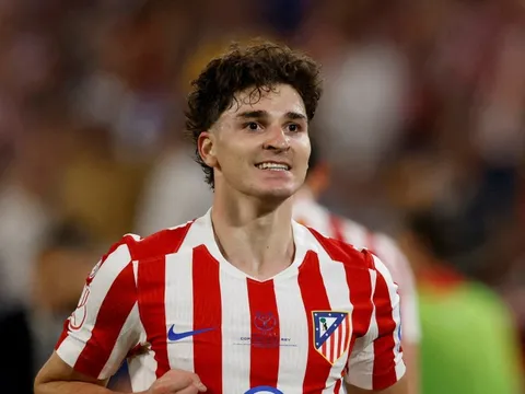 Atletico chỉ bán Alvarez với một điều kiện