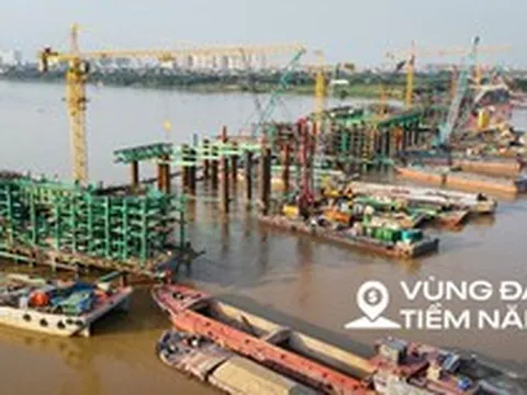 Ngắm đại công trường xây cầu vô cực ở Hà Nội: 8 tháng đạt gần 40% tiến độ, 26.000 tấn thép đã sẵn sàng, 500 người làm 3 ca để vượt qua cột mốc khó khăn nhất