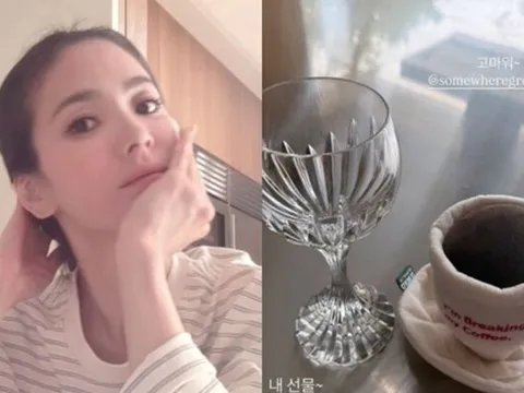 Song Hye Kyo được đàn em kém 10 tuổi tặng quà, tình bạn 7 năm vẫn bền chặt