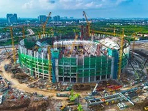 Quá nhanh: Sân vân động lớn thứ 2 Việt Nam sắp nâng mái vòm nặng 8.500 tấn ngay trong tháng 8