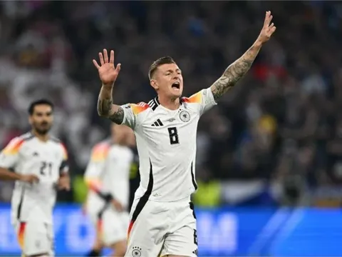Kroos gây bất ngờ với lựa chọn Quả bóng vàng