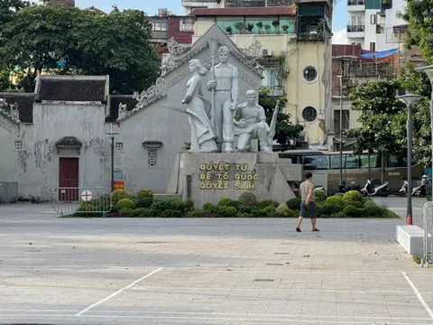 Hà Nội di chuyển tượng đài 'Quyết tử để Tổ quốc quyết sinh' về Bộ Tư lệnh Thủ đô