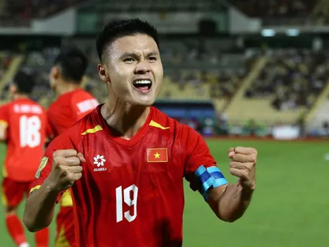 HLV Kim Sang-sik thay người quá hay