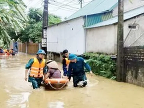 Bão số 4: Đã sơ tán hơn 160 hộ dân ở các vùng có nguy cơ ngập sâu, sạt lở đất