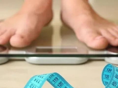 Sụt 8 kg sau 1 năm, người đàn ông 60 tuổi bất ngờ khi đi khám