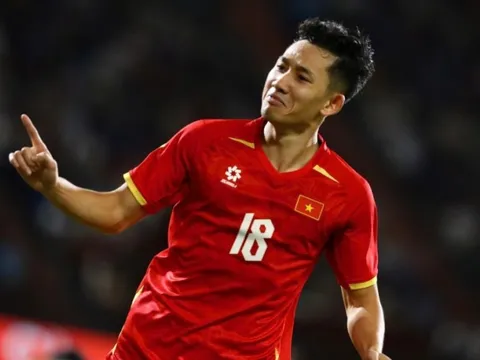 Tuyển Việt Nam thắng Thái Lan 2-0 trên sân khách