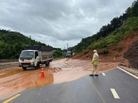 Khẩn trương ứng phó hoàn lưu bão, khắc phục các tuyến giao thông bị chia cắt