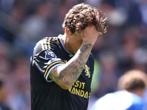 Nhà vô địch châu Âu thua 0-4 khi trở lại Premier League