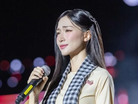 Hòa Minzy gây xúc động trước 40 nghìn khán giả ở Tổ Quốc Trong Tim