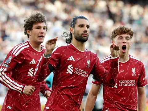 Kịch bản nghẹt thở phút 90+9 giúp Liverpool thoát thua