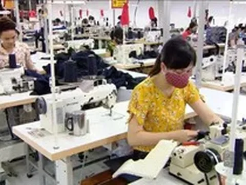 Doanh nghiệp đang hưởng ưu đãi có tiếp tục được giảm 30% thuế?