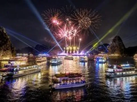 Hạ Long sắp có màn trình diễn chưa từng có: 3.000 drone, 72 tàu du lịch và pháo hoa trên vịnh, giá vé từ 200.000 đồng
