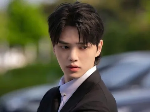 Song Kang từng tuyên bố muốn nhập ngũ thêm 4 tháng, cuối cùng lại toát mồ hôi lạnh vì một lý do