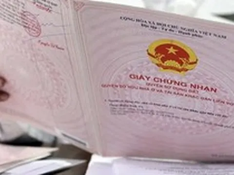 Vay 60 triệu, ngỡ ngàng phát hiện sổ đỏ đang đảm bảo cho khoản vay 400 triệu, nợ xấu đã lên 1,7 tỷ