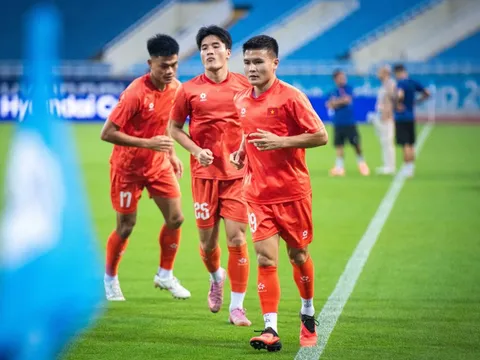 Tuyển Việt Nam một ngày trước trận chung kết