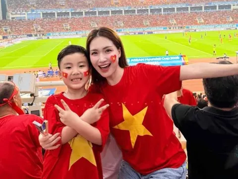 Tuyên bố của Hòa Minzy khi tuyển Việt Nam vô địch ASEAN Cup