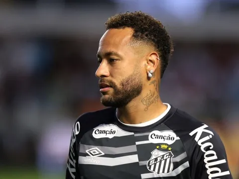 Neymar bỏ tiền túi 'cứu' Santos