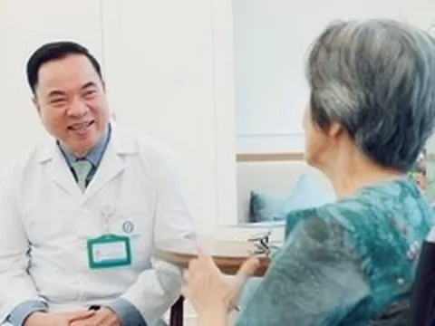 Vừa nuôi con, vừa chăm cha mẹ, tuổi 40 lấy đâu tiền lo tuổi già?
