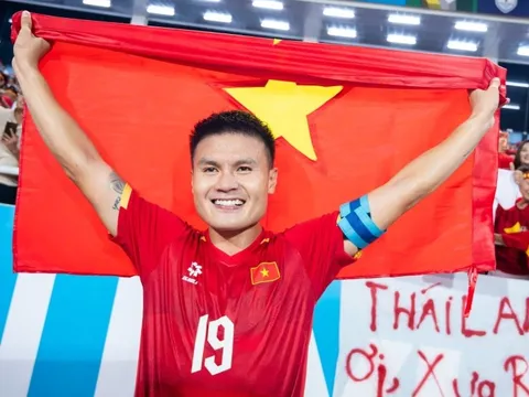 Khoảnh khắc Quang Hải làm ngược chỉ đạo của HLV Kim gây sốt