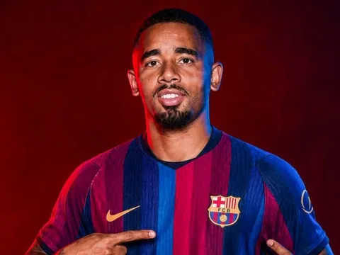 Nghỉ 527 ngày ở Arsenal, vì sao Jesus được Barcelona chiêu mộ?