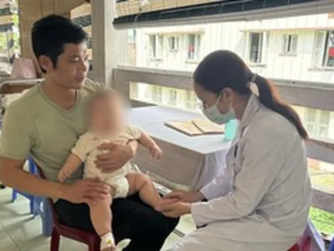 Bé 2 tuổi bị tay chân miệng thoát 'cửa tử', bác sĩ cảnh báo biến chứng nguy hiểm