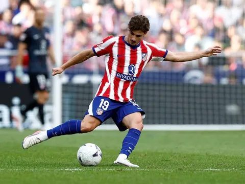 Arsenal dọn đường đón Julian Alvarez