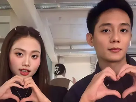 Phương Mỹ Chi ăn mừng tin vui bên 'chú rể' Bảo Định