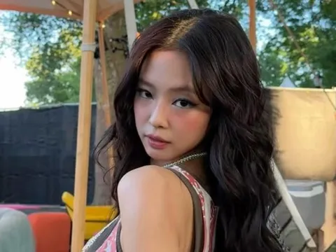 Jennie (BLACKPINK) xuất hiện với hình tượng 'thiên thần sa ngã'