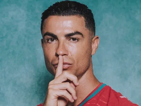 Sau Messi, khi nào Ronaldo rời tuyển quốc gia?
