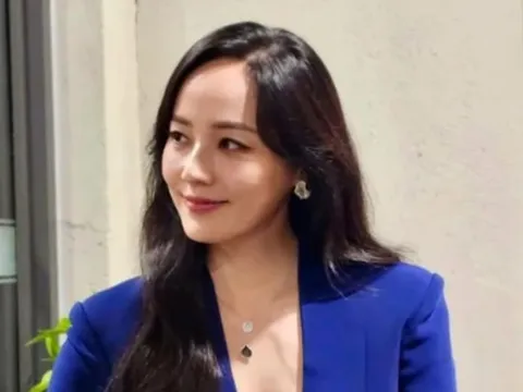 Eugene (S.E.S) gây sốt với bộ ảnh đời thường