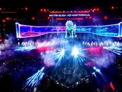 'Bùng nổ' cảm xúc trong đêm khai mạc Huế Wonderverse Music Fest 2026