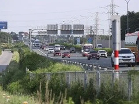Xe về Hà Nội tăng cao: CSGT tổ chức đi ngược chiều gần 50 km cao tốc Cao Bồ - Pháp Vân